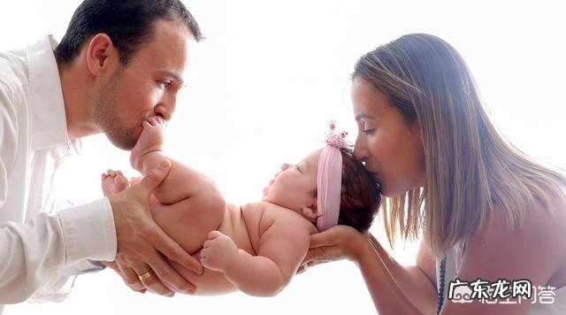 宝宝哭到底该不该抱？