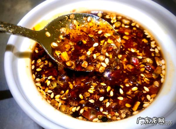 辣椒碎怎么做好吃 辣椒碎和辣椒面一样吗