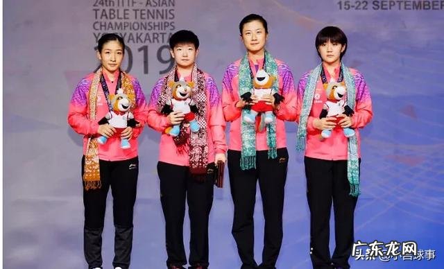 孙颖莎双冠到手,亚锦赛30大胜刘诗雯获女单冠军,您如何评价这场巅峰对决?