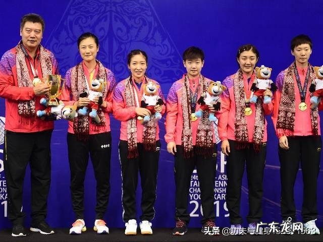 孙颖莎双冠到手,亚锦赛30大胜刘诗雯获女单冠军,您如何评价这场巅峰对决?