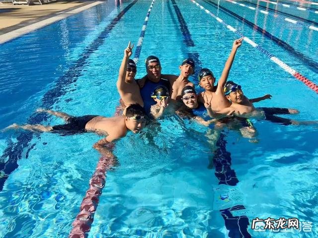 如何教宝宝学习游泳?