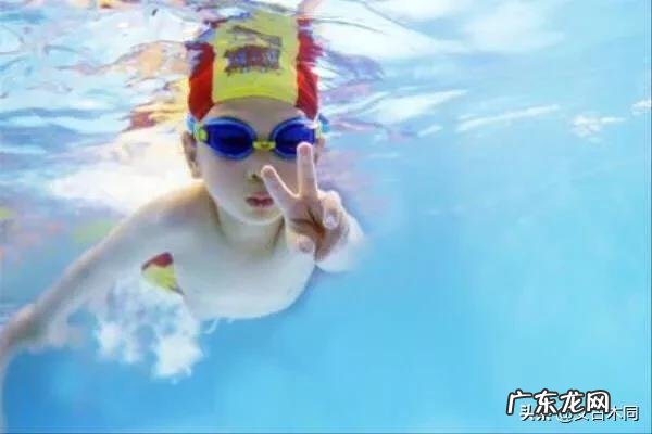 如何教宝宝学习游泳?
