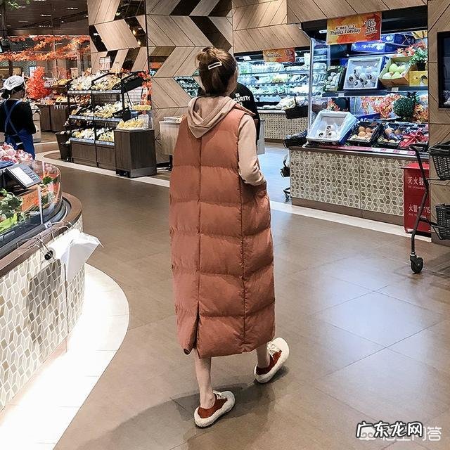 秋冬卫衣该怎么搭配才好看再穿上外套会不会显得臃肿?