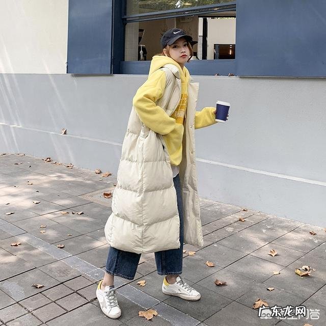 秋冬卫衣该怎么搭配才好看再穿上外套会不会显得臃肿?