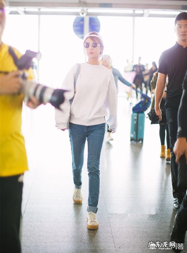 秋冬卫衣该怎么搭配才好看再穿上外套会不会显得臃肿?