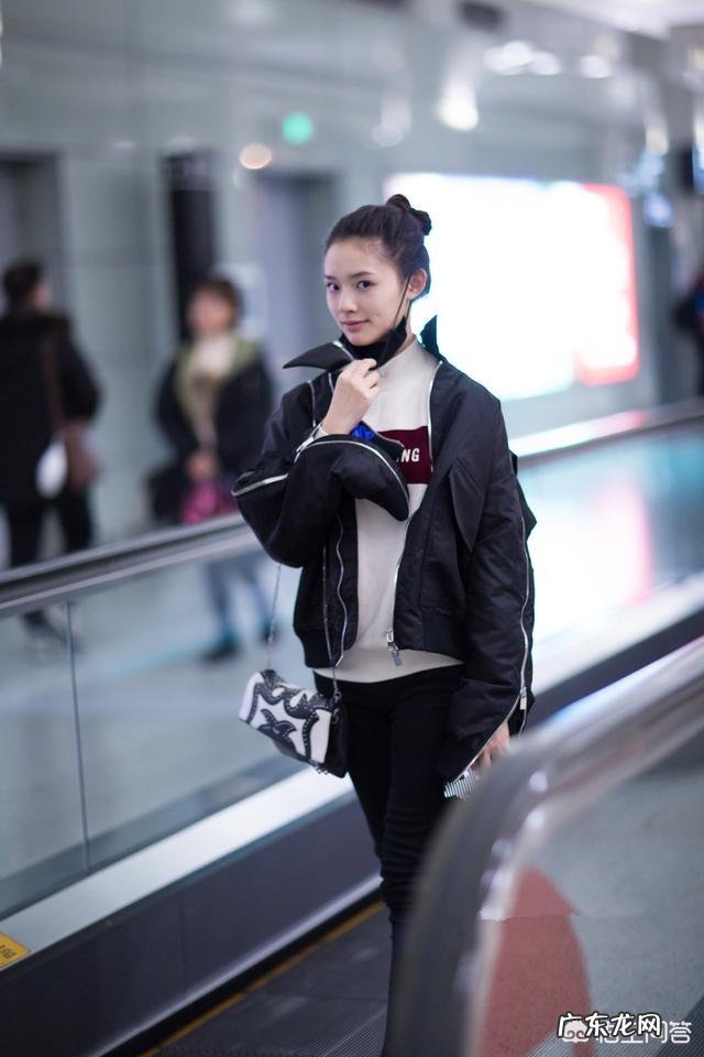 秋冬卫衣该怎么搭配才好看再穿上外套会不会显得臃肿?