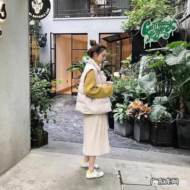 秋冬卫衣该怎么搭配才好看再穿上外套会不会显得臃肿?