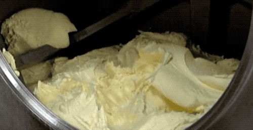 吃面包时涂的黄油是怎么制作的?假黄油又是个啥... 白脱油是什么