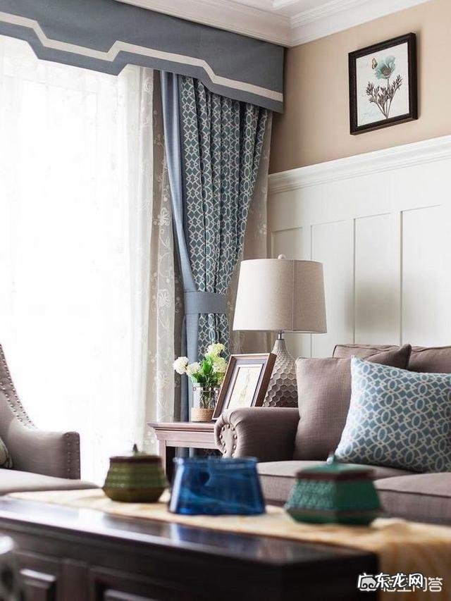 白色墙壁的卧室适合什么颜色窗帘？