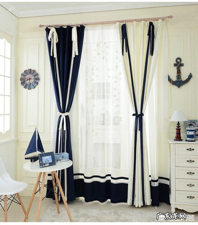 白色墙壁的卧室适合什么颜色窗帘？