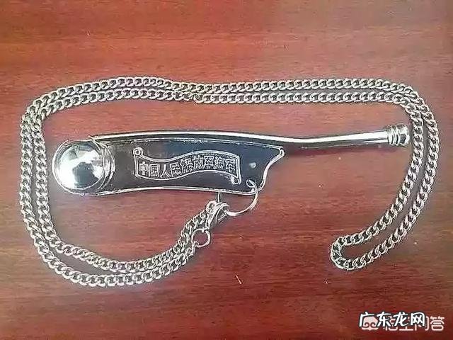 检阅海军为什么吹哨?