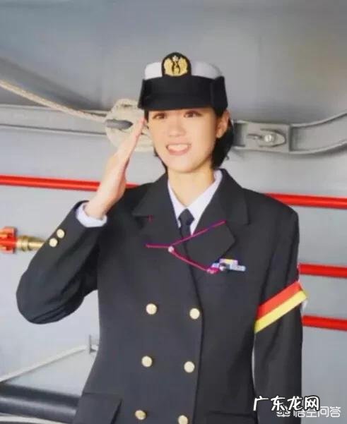 检阅海军为什么吹哨?