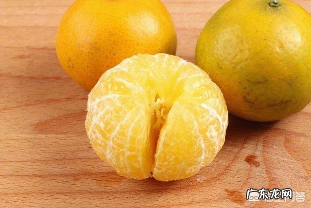 今年的皇帝柑为什么比去年的小很多?是什么原因导致?