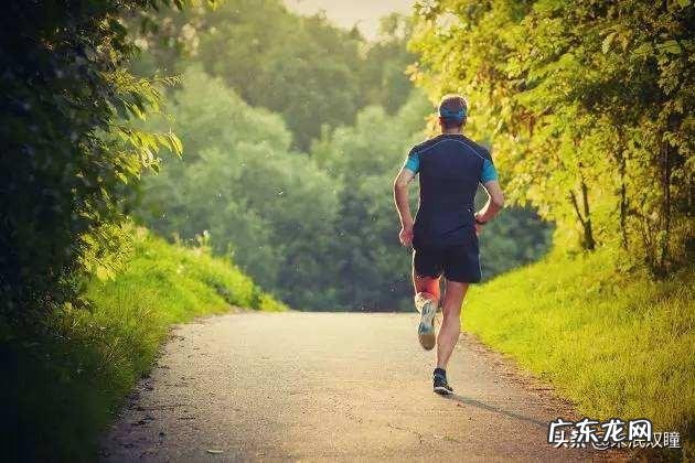 每天慢跑5公里和健走5公里的区别是什么？