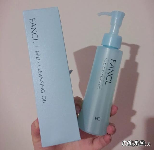 卸妆水和卸妆油哪个更好用?