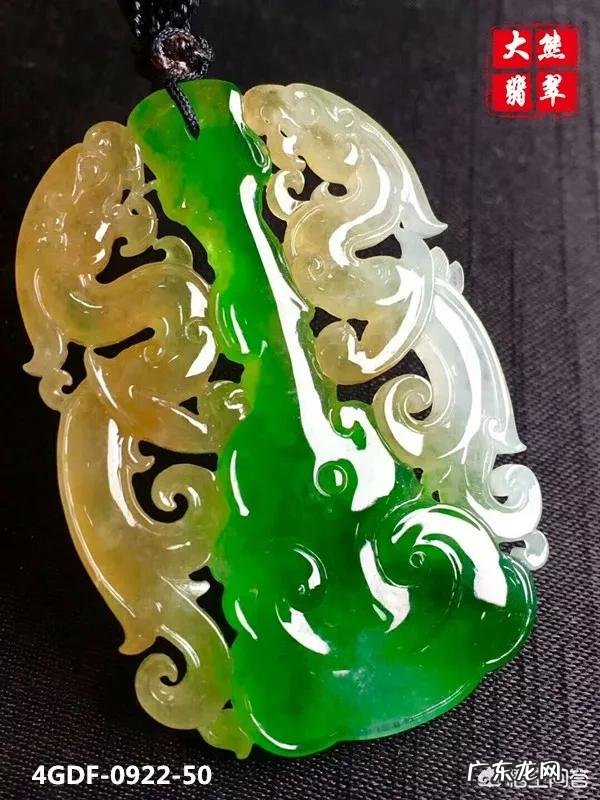 适合恋人的饰物除了对戒还有什么?