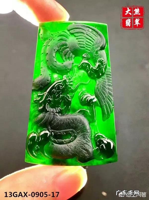 适合恋人的饰物除了对戒还有什么?