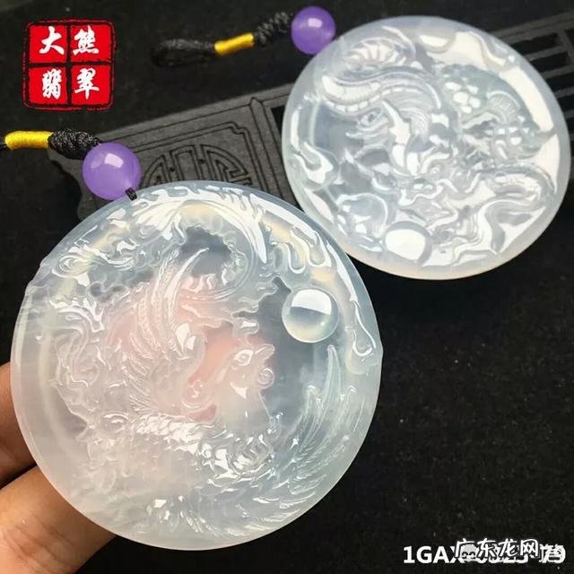 适合恋人的饰物除了对戒还有什么?