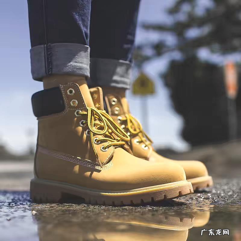 马丁靴的衣服搭配