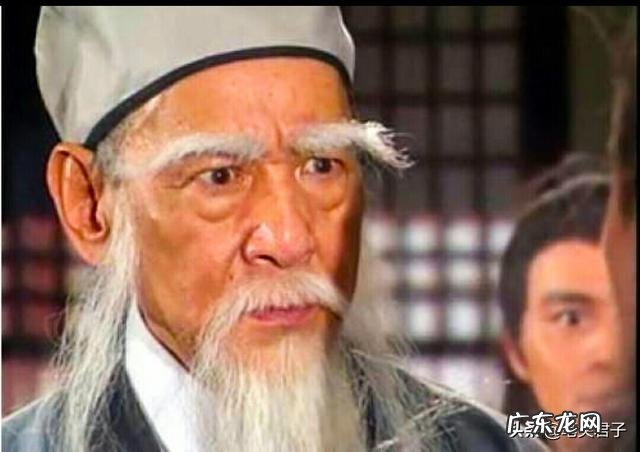 乔峰曾用降龙十八掌打得扫地僧吐血,若正面交战,乔峰能赢吗?