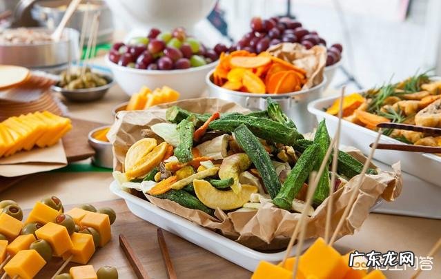 一年一度的中秋节快到了想给远方的朋友寄去一份心意除了送月饼还有哪些东西适合呢?