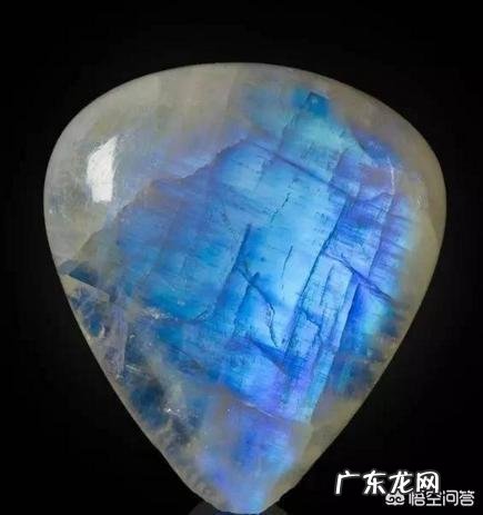 什么是月光石?晚上会发光吗?