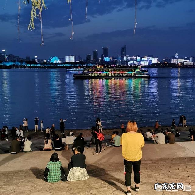 用手机怎么拍摄夜景?