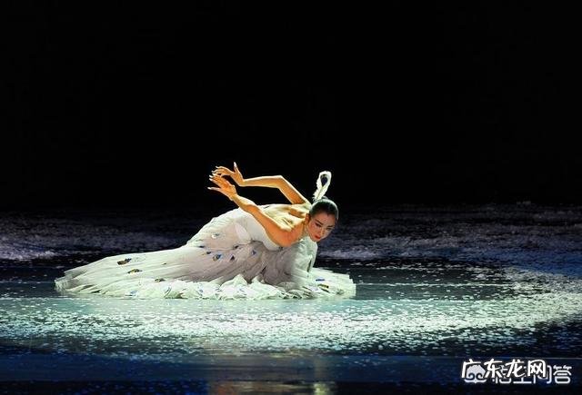 60岁的杨丽萍为什么能保持这么好的身材?