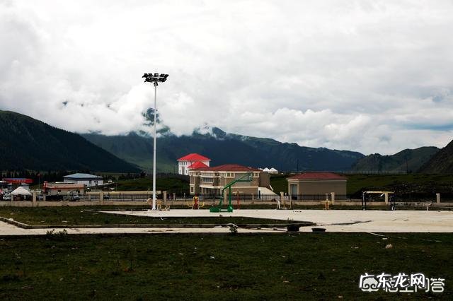 中国的独库公路听说是国内风景最美、最独特的一条线路，自驾走过的朋友能分享下吗？