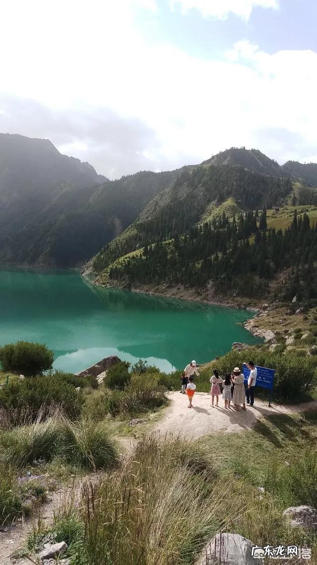 中国的独库公路听说是国内风景最美、最独特的一条线路，自驾走过的朋友能分享下吗？
