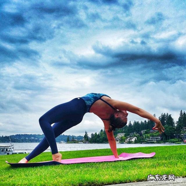 有人说“体重不过百,不是平胸就是矮”,那么又矮又平胸体重还过百的妹子过着怎样的生活?