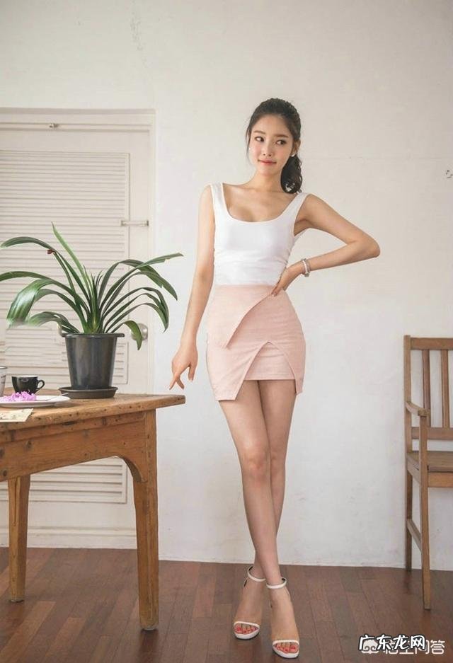 想拍一些好看的人像照,吊带背心、抹胸衣配牛仔短裤好不好看?