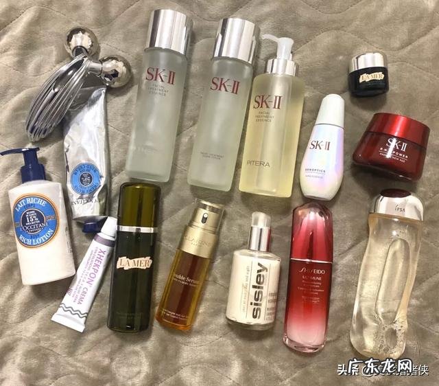 女生睡前卸妆、洗脸需要哪些步骤？要用到哪些美容工具和化妆品？