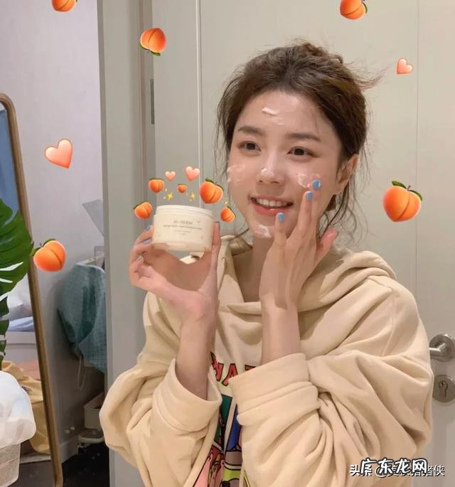 女生睡前卸妆、洗脸需要哪些步骤？要用到哪些美容工具和化妆品？