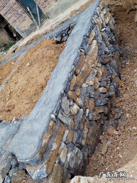 农村俗语：房上加房，家破人亡。是什么意思呢？ 房子加层风水好不好