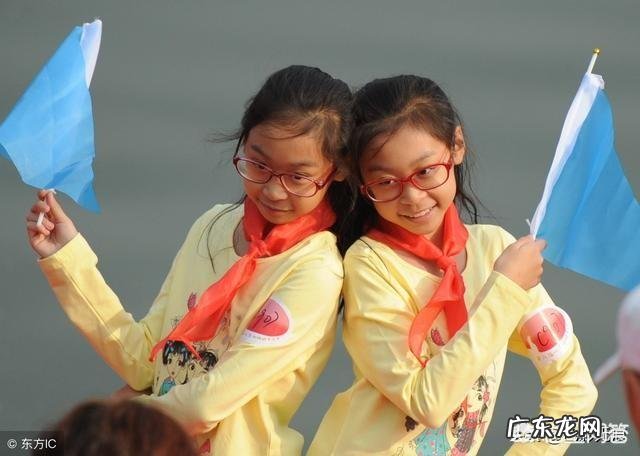 现在10后的孩子,是右脑发达,还是左脑发达?