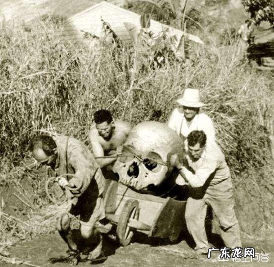 两亿年前留在地球上的大脚印坑真的是巨人留下的吗?对此你有什么看法?