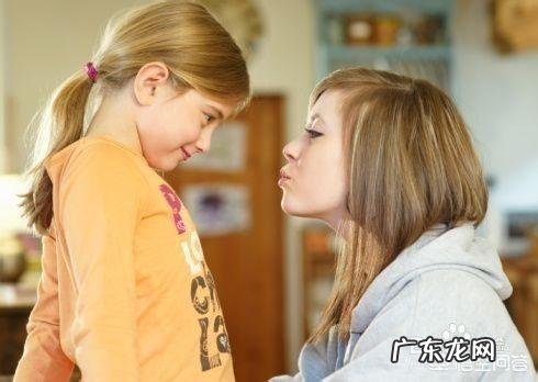 你认为义务教育阶段的孩子放学后和家长在一起,家长们做些什么好?