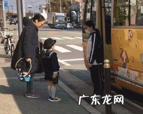 萌妈育儿，你觉得教孩子懂礼貌的方式、方法真的对吗？