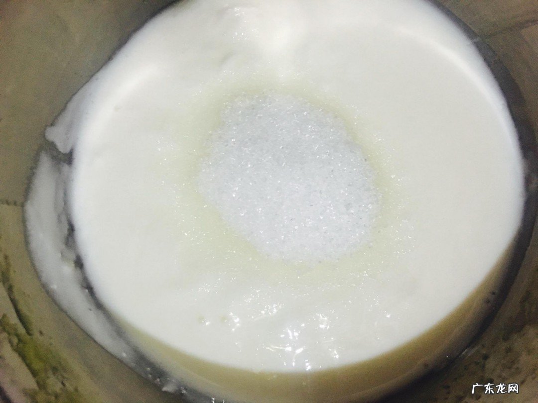 自制酸奶加糖吗