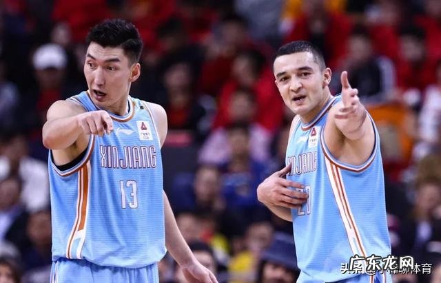 最后3秒，新疆落后1分，周琦对徐杰犯规被裁判无视，为什么裁判没有吹罚呢？