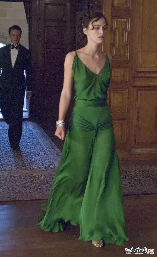 2019年春天流行什么颜色的裙子?