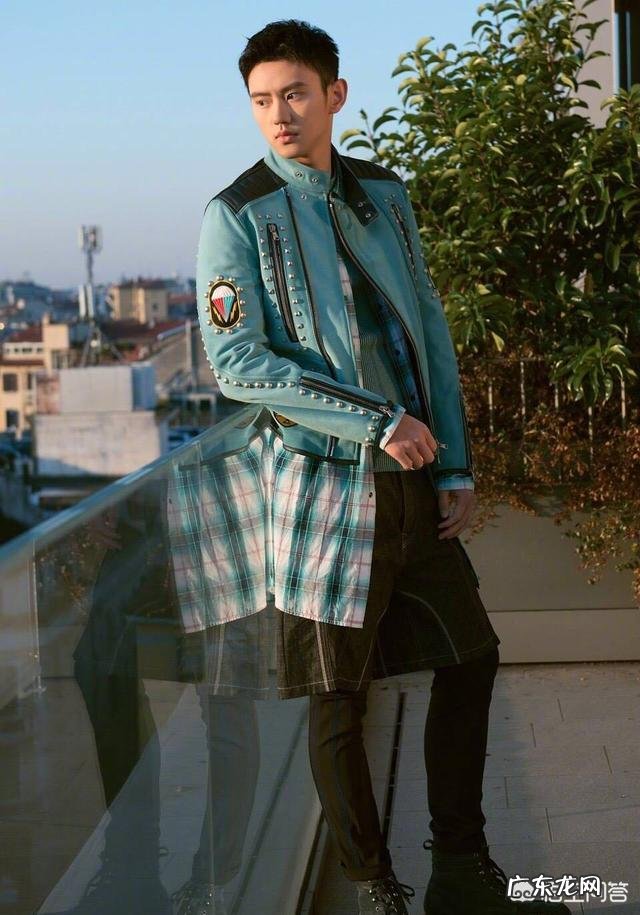 尤文图斯前锋迪巴拉2018米兰男装周走秀,哪些体育男星身材赛男模?