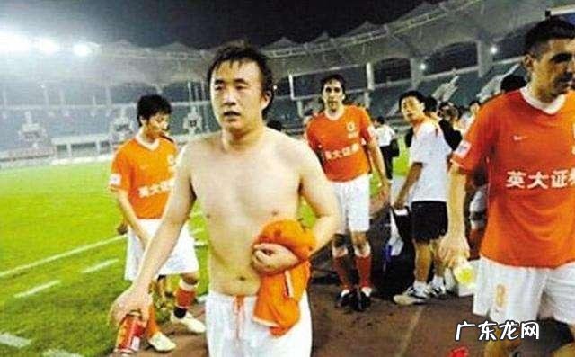 尤文图斯前锋迪巴拉2018米兰男装周走秀,哪些体育男星身材赛男模?