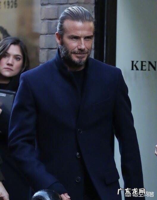 尤文图斯前锋迪巴拉2018米兰男装周走秀,哪些体育男星身材赛男模?