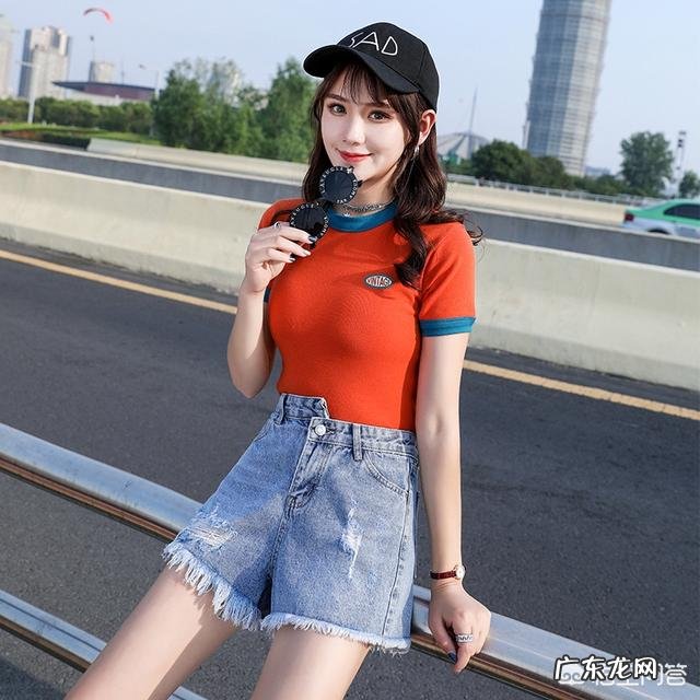 katherine 小个子女生夏季如何搭配,减龄时髦又有活力?