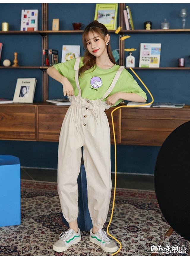 katherine 小个子女生夏季如何搭配,减龄时髦又有活力?