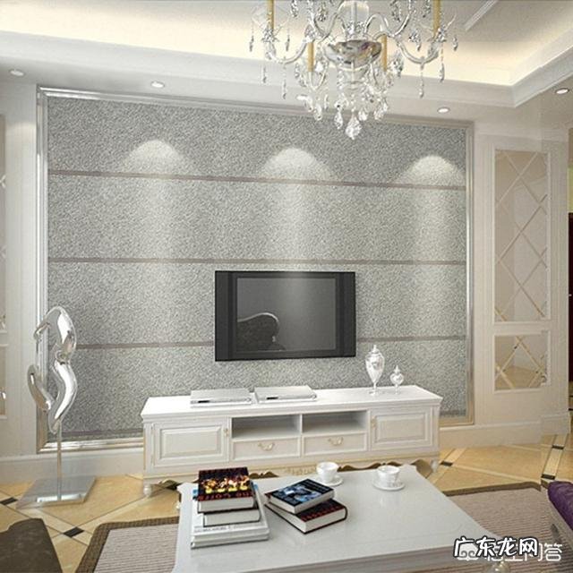 客厅电视墙贴墙纸好,还是贴画好呢?