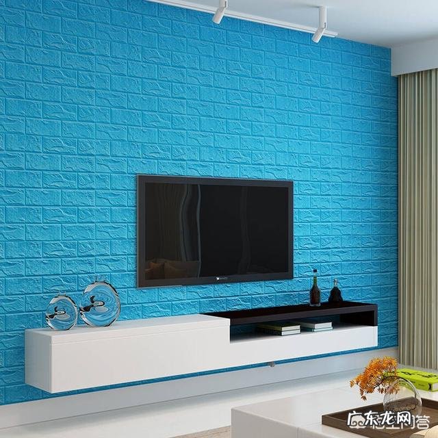 客厅电视墙贴墙纸好，还是贴画好呢？