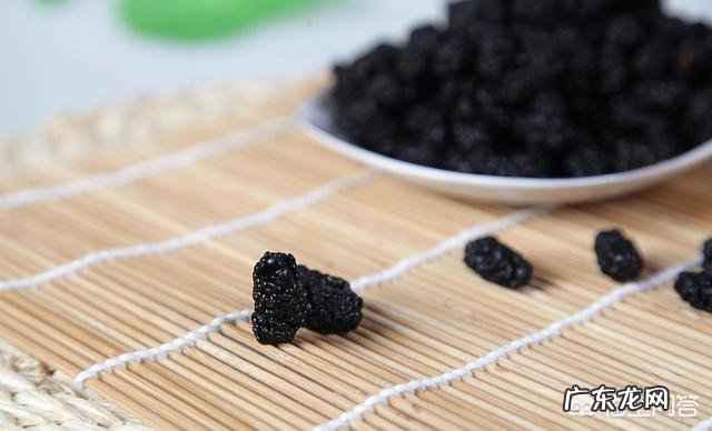 桑葚泡水喝对人体有什么好处？